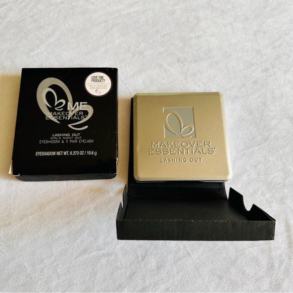 Me Makeover Essential women Lashing out Girl Night Out Eyeshadow & Eyelash - Picture 7 of 12